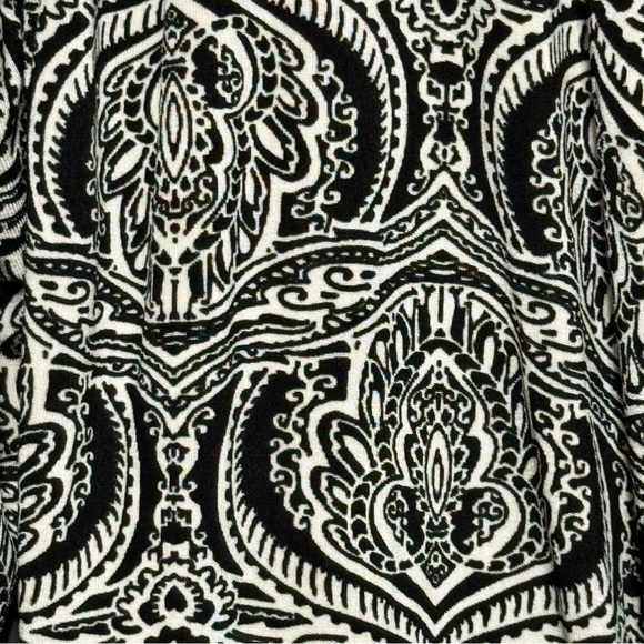 Travelers by Chicos Lightweight Slinky Medallion Black White Print Open Cardigan - Picture 6 of 8